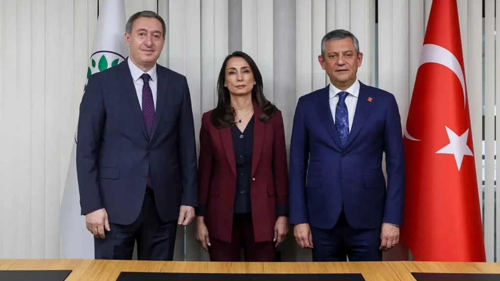 Özgür Özel, bugün DEM Parti heyetiyle görüşecek: Kritik buluşma saat 12.30’da